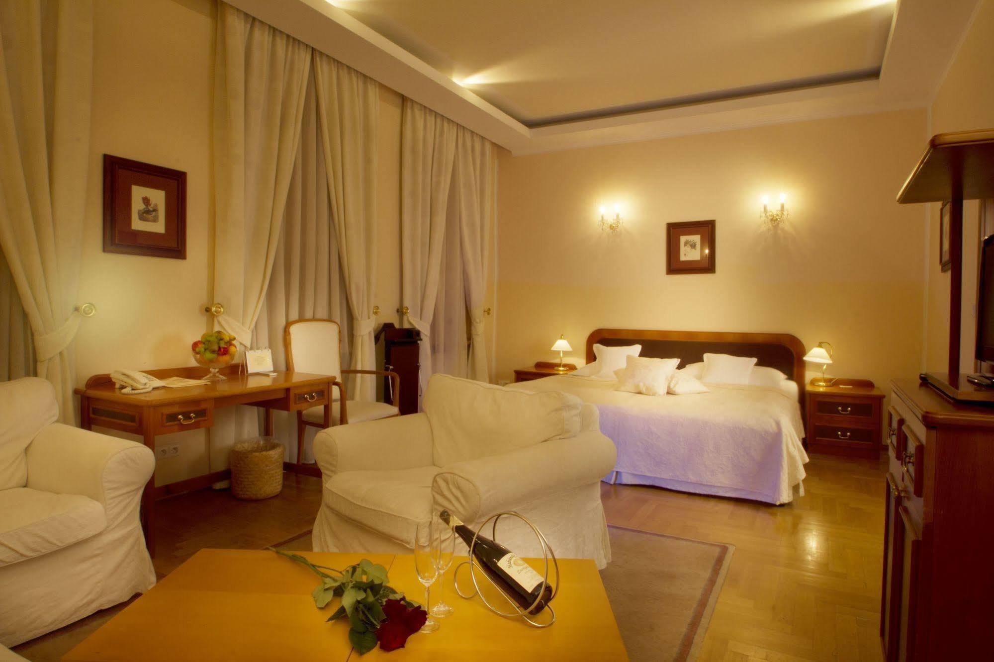 Louren Hotel براغ المظهر الخارجي الصورة