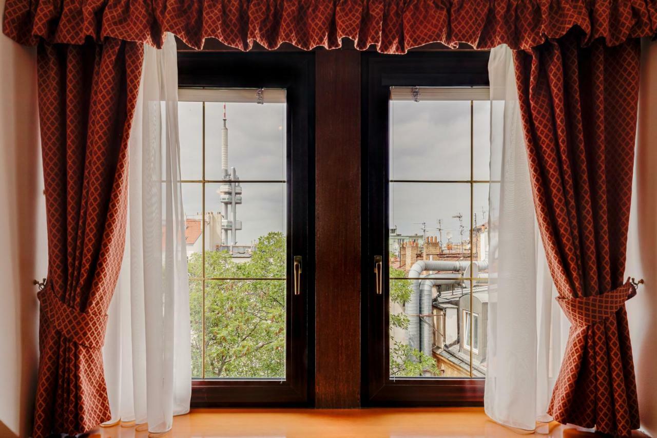 Louren Hotel براغ المظهر الخارجي الصورة