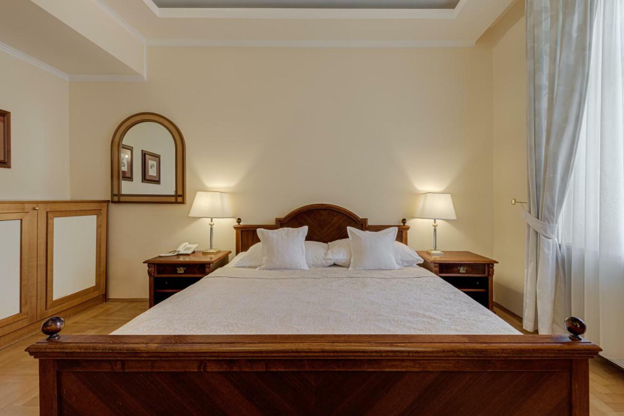 Louren Hotel براغ المظهر الخارجي الصورة